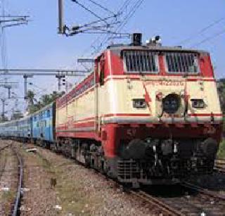 Railways loot Rs 10 thousand crore every year - Sreedharan | रेल्वेत दरवर्षी होतेय १० हजार कोटींची लूट - श्रीधरन Railways loot Rs 10 thousand crore every year - Sreedharan | रेल्वेत दरवर्षी होतेय १० हजार कोटींची लूट - श्रीधरन