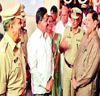 Police should be the Thane Help Center | पोलीस ठाणे मदत केंद्र व्हावे