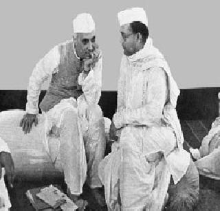 Nehru's government sponsored Netaji's family? | नेहरूसरकारने केली होती नेताजींच्या कुटुंबाची हेरगिरी?