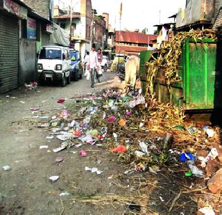 Pandharpur again the trash empire! | पंढरपुरात पुन्हा कचऱ्याचे साम्राज्य!