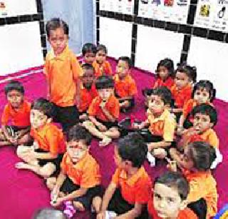 Hindu children should be saffron while white kids with green uniforms | हिंदू मुलांना भगवा तर मुस्लिम मुलांना हिरवा गणवेश