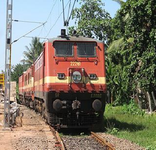 Overseas passenger with rail about 'ATVM' | ‘एटीव्हीएम’बाबत रेल्वेसह प्रवासी उदासीन