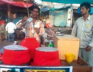 Unique story of Trikuta stuck out of liquor business | दारू व्यवसायातून बाहेर पडलेल्या त्रिकुटाच्या जिद्दीची अनोखी कहाणी Unique story of Trikuta stuck out of liquor business | दारू व्यवसायातून बाहेर पडलेल्या त्रिकुटाच्या जिद्दीची अनोखी कहाणी