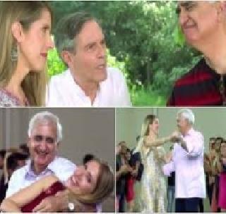 Salman Khurshid's dance in Shahrukh's 'Kal Ho Naa Ho!' | शाहरुखच्या 'कल हो ना हो' मध्ये सलमान खुर्शीद यांचे नृत्य