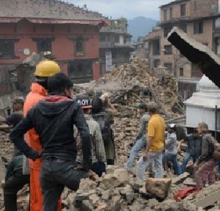 In Nepal, a series of earthquakes has started, people go on the road all night | नेपाळमध्ये भूकंपाची मालिका सुरुच, लोकं रात्रभर रस्त्यावर