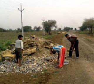 Kavale hands to help the father! | मुक्या बापाच्या मदतीला सरसावले कोवळे हात! Kavale hands to help the father! | मुक्या बापाच्या मदतीला सरसावले कोवळे हात!