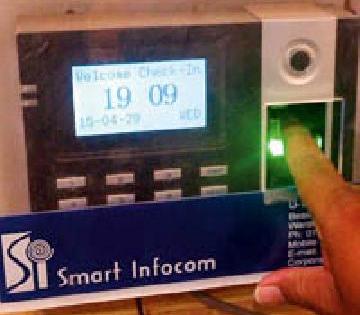 Hazardi's biometric device paper | हजेरीचे ‘बायोमेट्रिक डिव्हाईस’ कागदावरच Hazardi's biometric device paper | हजेरीचे ‘बायोमेट्रिक डिव्हाईस’ कागदावरच