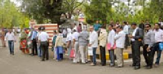 Hyderabad House 'FULL' to visit CM | सीएमच्या भेटीसाठी हैदराबाद हाऊस ‘फुल्ल’ Hyderabad House 'FULL' to visit CM | सीएमच्या भेटीसाठी हैदराबाद हाऊस ‘फुल्ल’