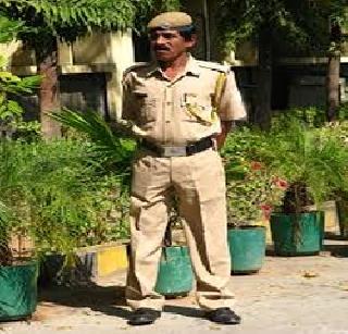 Police's 'Look' for security | सुरक्षारक्षकांना पोलिसांचा ‘लूक’