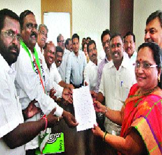 Independent councilors as mayor of the mayor | महापौरपदी अपक्ष नगरसेवक Independent councilors as mayor of the mayor | महापौरपदी अपक्ष नगरसेवक