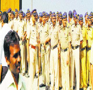 Do the police work on the warning of big people? | पोलीस बड्या लोकांच्या इशाऱ्यावर काम करतात?