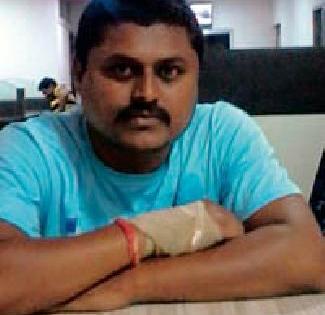 The police went to the gangster's face | पोलीसच झाले गुंडाचे मुखबीर The police went to the gangster's face | पोलीसच झाले गुंडाचे मुखबीर