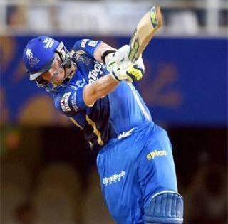 Hyderabad beat by seven runs | हैदराबादचा सात धावांनी विजय Hyderabad beat by seven runs | हैदराबादचा सात धावांनी विजय