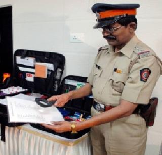 Stolen in Jagrateshwar temple in Vashi | वाशीतील जागृतेश्वर मंदिरात चोरी Stolen in Jagrateshwar temple in Vashi | वाशीतील जागृतेश्वर मंदिरात चोरी
