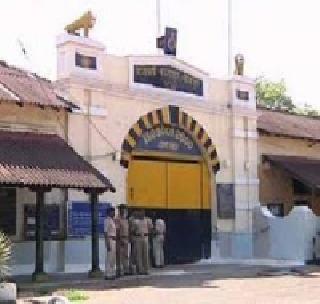Two prisoners escaped from Nagpur jail arrested in central region | नागपूर कारागृहातून पळालेल्या २ कैद्यांना मध्य प्रदेशात अटक Two prisoners escaped from Nagpur jail arrested in central region | नागपूर कारागृहातून पळालेल्या २ कैद्यांना मध्य प्रदेशात अटक