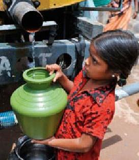 12 tankers for water supply | पाणी पुरवठ्यासाठी १२ टँकर 12 tankers for water supply | पाणी पुरवठ्यासाठी १२ टँकर