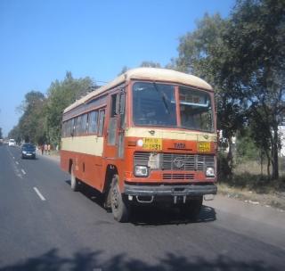 There is no bus service from Washim | वाशिम आगारातून रातराणी बससेवाच नाही There is no bus service from Washim | वाशिम आगारातून रातराणी बससेवाच नाही