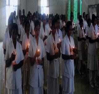 Fellow nurses take oath of service | भावी परिचारिकांनी घेतली सेवेची शपथ Fellow nurses take oath of service | भावी परिचारिकांनी घेतली सेवेची शपथ