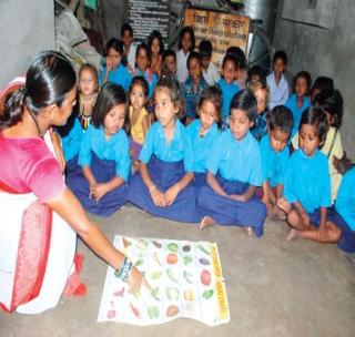 Anganwadi sevikas continue to grow | अंगणवाडी सेविकांची होरपळ सुरूच Anganwadi sevikas continue to grow | अंगणवाडी सेविकांची होरपळ सुरूच