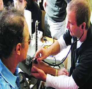 A decrease in life expectancy due to high blood pressure | अति उच्च रक्तदाबामुळे आयुर्मानात घट A decrease in life expectancy due to high blood pressure | अति उच्च रक्तदाबामुळे आयुर्मानात घट