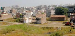 Breathlessness of Chandrapur due to encroachment | अतिक्रमणामुळे गुदमरतोयं चंद्रपूरचा श्वास Breathlessness of Chandrapur due to encroachment | अतिक्रमणामुळे गुदमरतोयं चंद्रपूरचा श्वास