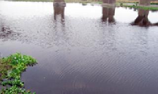 Drinking water sources became polluted | पिण्याच्या पाण्याचे स्रोत झाले प्रदूषित Drinking water sources became polluted | पिण्याच्या पाण्याचे स्रोत झाले प्रदूषित