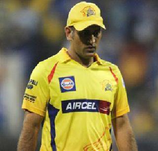 The penalty for Mahendra Singh Dhoni, who expressed his displeasure at the decision of the panchayat | पंचाच्या निर्णयावर नाराजी व्यक्त करणा-या महेंद्रसिंह धोनीला दंड