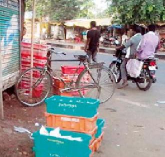 Looter than the printed price | छापील किमतीपेक्षा अधिकची लूटमार Looter than the printed price | छापील किमतीपेक्षा अधिकची लूटमार