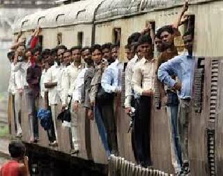 Due to overhead wire breaking in Thane, Disorganized | ठाण्याजवळ ओव्हरहेड वायर तुटल्याने म.रे. विस्कळीत