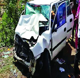 Two car stops on the overtake noad on the highway | महामार्गावर ओव्हरटेकच्या नादात दोन कारची ठोकर