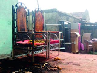 Fire at the Mandal Mandir at Ghamapur | घमापूर येथे लग्न मंडपाला आग Fire at the Mandal Mandir at Ghamapur | घमापूर येथे लग्न मंडपाला आग