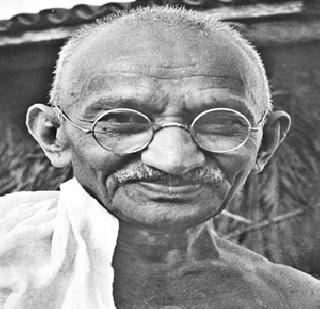 The assassination of Gandhi and the propaganda of Nathuram devotees | गांधींची हत्त्या आणि नथुराम भक्तांचा कुप्रचार