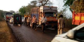 Storm of four villages | चार गावांना वादळाचा तडाखा Storm of four villages | चार गावांना वादळाचा तडाखा