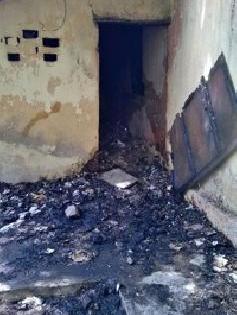 Fire in the premises of the city police station | शहर पोलीस ठाण्याच्या आवारात आग Fire in the premises of the city police station | शहर पोलीस ठाण्याच्या आवारात आग