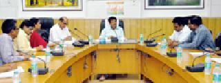 Generate awareness about debt restructuring, crop loan - collector | कर्ज पुनर्गठन, पीक कर्जाबाबत जनजागृती करा - जिल्हाधिकारी