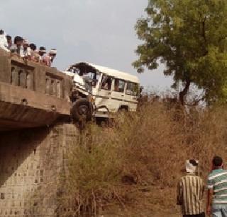 Seven killed in Yavatmal accident | यवतमाळमध्ये भीषण अपघातात सात ठार Seven killed in Yavatmal accident | यवतमाळमध्ये भीषण अपघातात सात ठार
