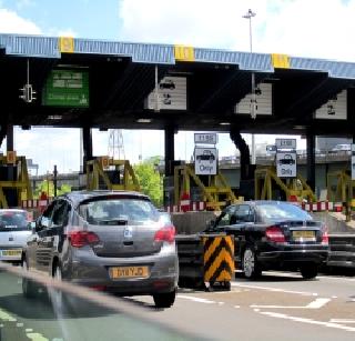 Thane-Mumbai is known for the TolaNak | ठाणे-मुंबईला टोलनाक्यांचा विळखा कायम Thane-Mumbai is known for the TolaNak | ठाणे-मुंबईला टोलनाक्यांचा विळखा कायम