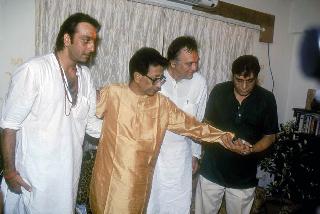 Balasaheb cracks down on Sanjay Dutt, but Mundade gets sidelined - Bright Nikam | संजय दत्तप्रकरणी बाळासाहेबांनी दरडावले पण मुंड्यांनी तारले - उज्ज्वल निकम Balasaheb cracks down on Sanjay Dutt, but Mundade gets sidelined - Bright Nikam | संजय दत्तप्रकरणी बाळासाहेबांनी दरडावले पण मुंड्यांनी तारले - उज्ज्वल निकम