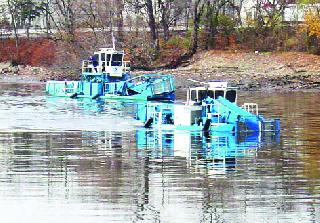 'Cleantech' machinery for godown cleaning | गोदा शुद्धिकरणासाठी ‘क्लीनटेक’ मशिनरी