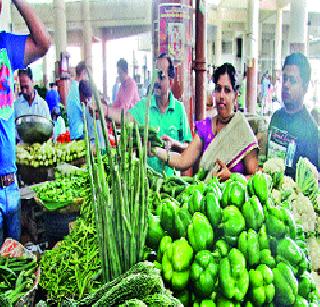 Onion, leafy vegetables | कांदा, पालेभाज्या कडाडल्या Onion, leafy vegetables | कांदा, पालेभाज्या कडाडल्या