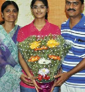 The first fragrance that came together in the Class X examination in the district | जिल्ह्यात इयत्ता दहावीच्या परीक्षेत संयुक्तरीत्या प्रथम आलेली खुशबू The first fragrance that came together in the Class X examination in the district | जिल्ह्यात इयत्ता दहावीच्या परीक्षेत संयुक्तरीत्या प्रथम आलेली खुशबू