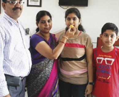 Aditi, the first to appear for Class X examination in the district, | जिल्ह्यात इयत्ता दहावीच्या परीक्षेत संयुक्तरीत्या प्रथम आलेली अदिती