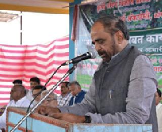 Farmers of the country should adopt innovative experiments for the development of agriculture | शेतीच्या विकासासाठी देशातील शेतकऱ्यांनी नवनवीन प्रयोगाचा अवलंब करावा