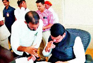 Demand for inclusion in Malegaon's Smart City | मालेगावचा स्मार्टसिटी योजनेत समावेश करण्याची मागणी Demand for inclusion in Malegaon's Smart City | मालेगावचा स्मार्टसिटी योजनेत समावेश करण्याची मागणी