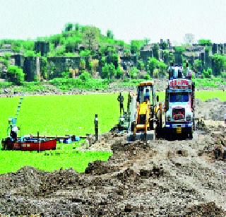 Close the strain of the river Bhima | भीमा नदीतील वाळू उपसा बंद करा