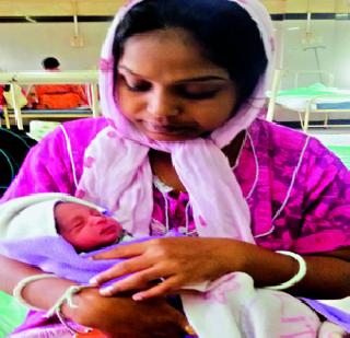 Parents' care for the treatment | उपचारासाठी बाळंतिणीची फरफट Parents' care for the treatment | उपचारासाठी बाळंतिणीची फरफट