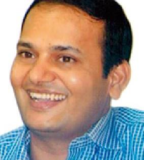Collector urges on Hindi, Marathi urges | जिल्हाधिकारी हिंदीवर बरसले, मराठीचा आग्रह Collector urges on Hindi, Marathi urges | जिल्हाधिकारी हिंदीवर बरसले, मराठीचा आग्रह