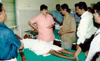 Serve patients with a relative understanding | नातेवाईक समजून रुग्णांची सेवा करा Serve patients with a relative understanding | नातेवाईक समजून रुग्णांची सेवा करा