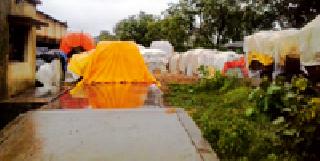 Thousands of quintal paddy open | हजारो क्विंटल धान उघड्यावर