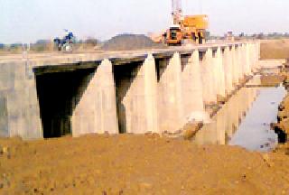 The bridge over the river Yashoda | यशोदा नदीवरील पूल पूर्णत्वाकडे The bridge over the river Yashoda | यशोदा नदीवरील पूल पूर्णत्वाकडे